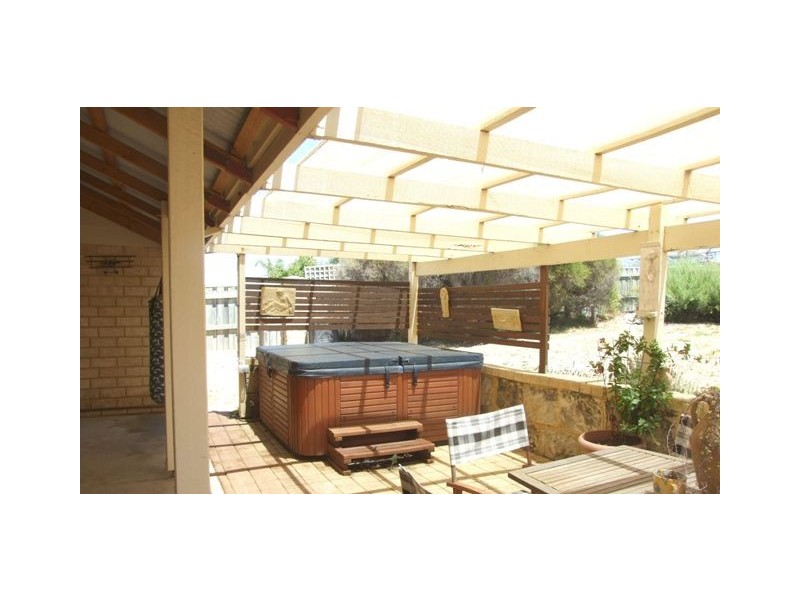 8 Burnett Drive, Clarkson WA 6030