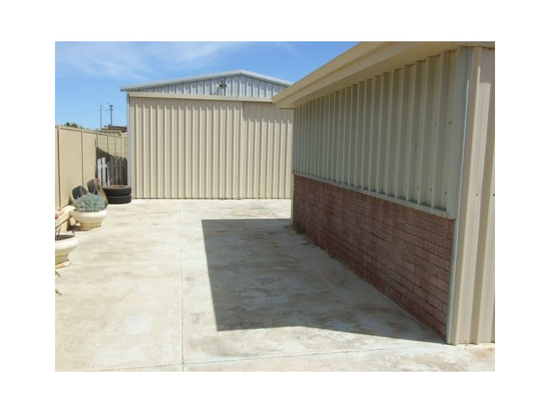 15  Caley Place, Two Rocks WA 6037