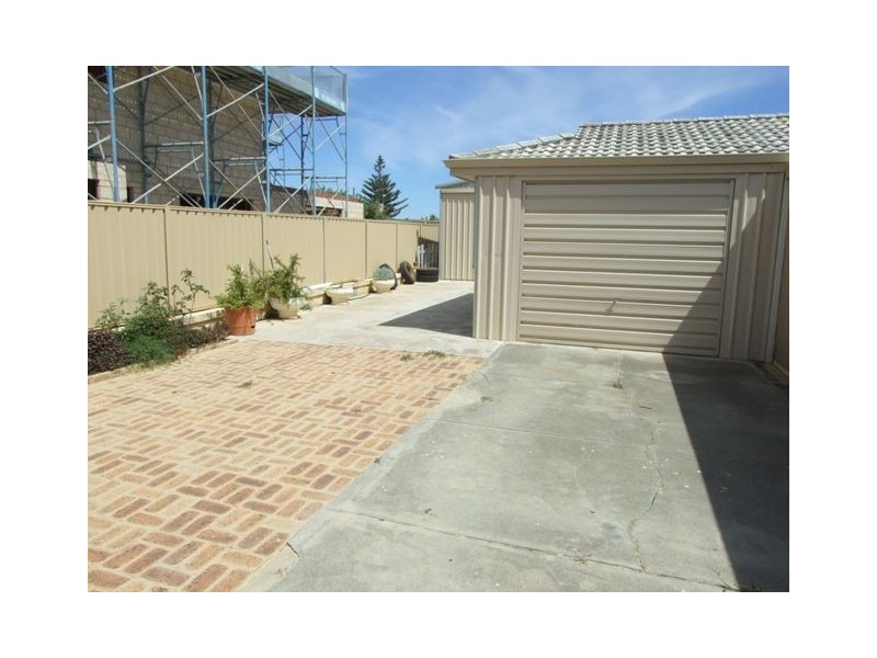 15  Caley Place, Two Rocks WA 6037