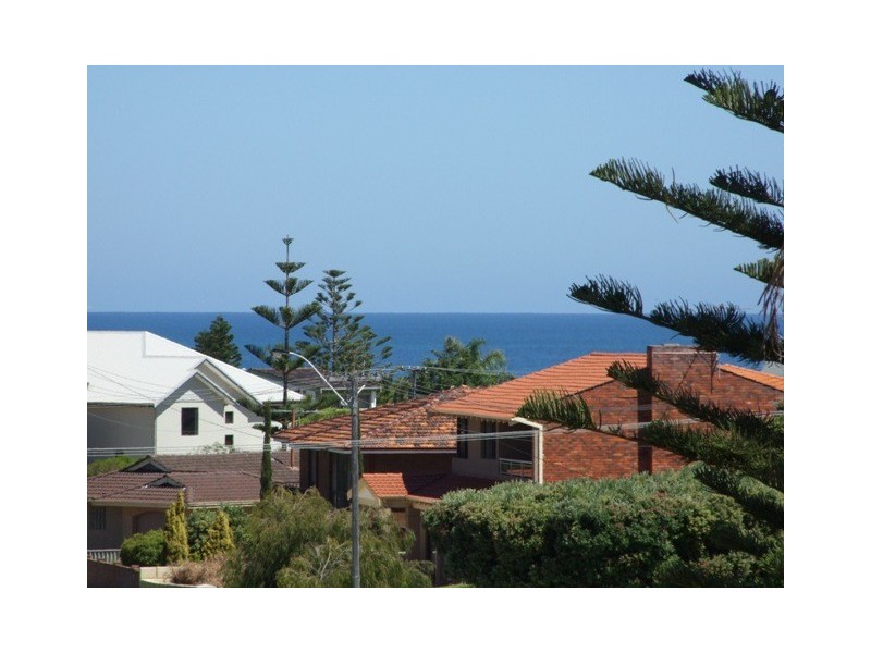 1/22  Iluka Avenue, Mullaloo WA 6027