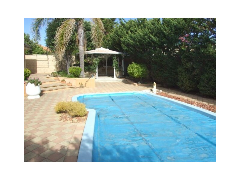 19  Beaumarks Court, Mindarie WA 6030