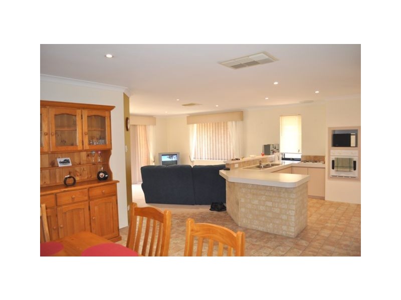 4 Foundation Loop, Quinns Rocks WA 6030