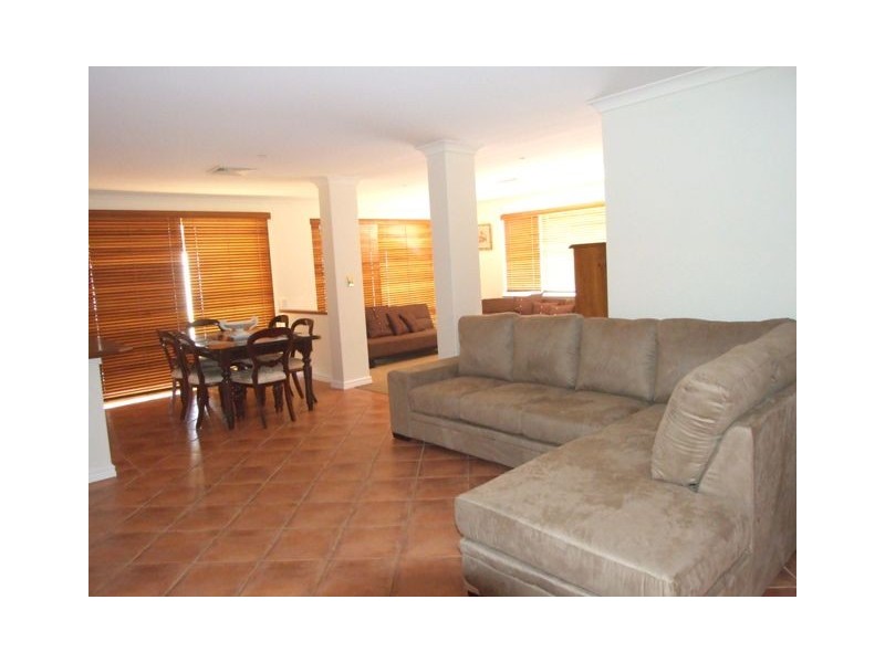 154 Kinross Drive, Kinross WA 6028