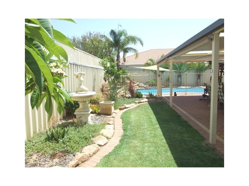 154 Kinross Drive, Kinross WA 6028