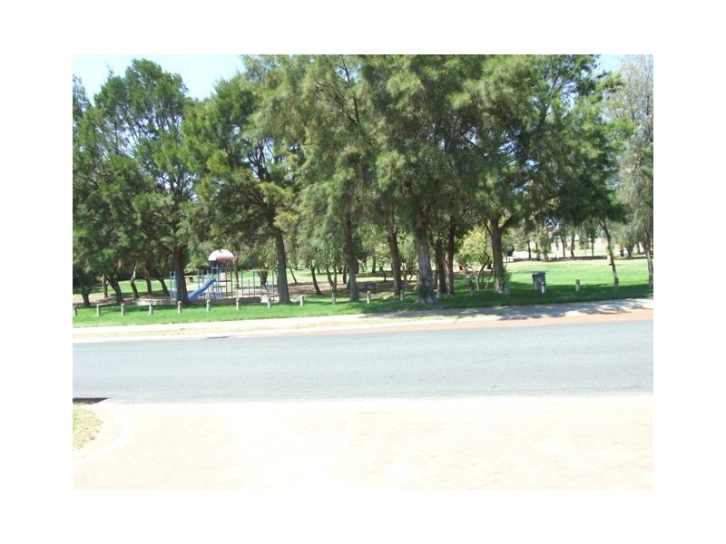 154 Kinross Drive, Kinross WA 6028