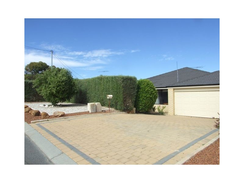 11 Theydon Grove, Two Rocks WA 6037