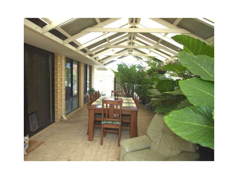 11 Theydon Grove, Two Rocks WA 6037