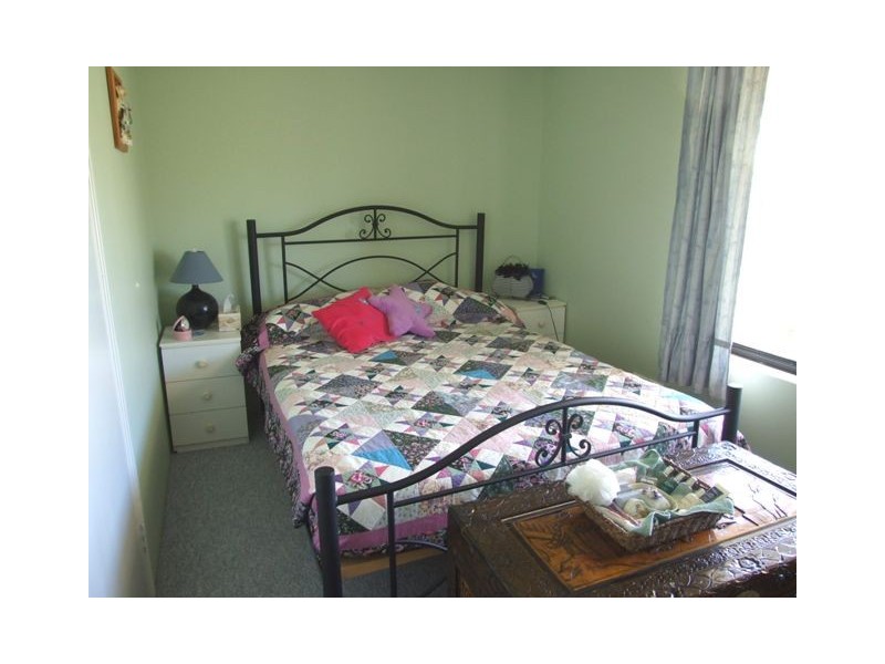 11 Theydon Grove, Two Rocks WA 6037