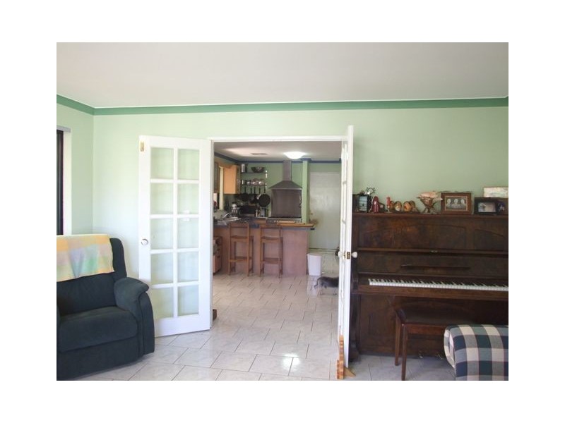 11 Theydon Grove, Two Rocks WA 6037