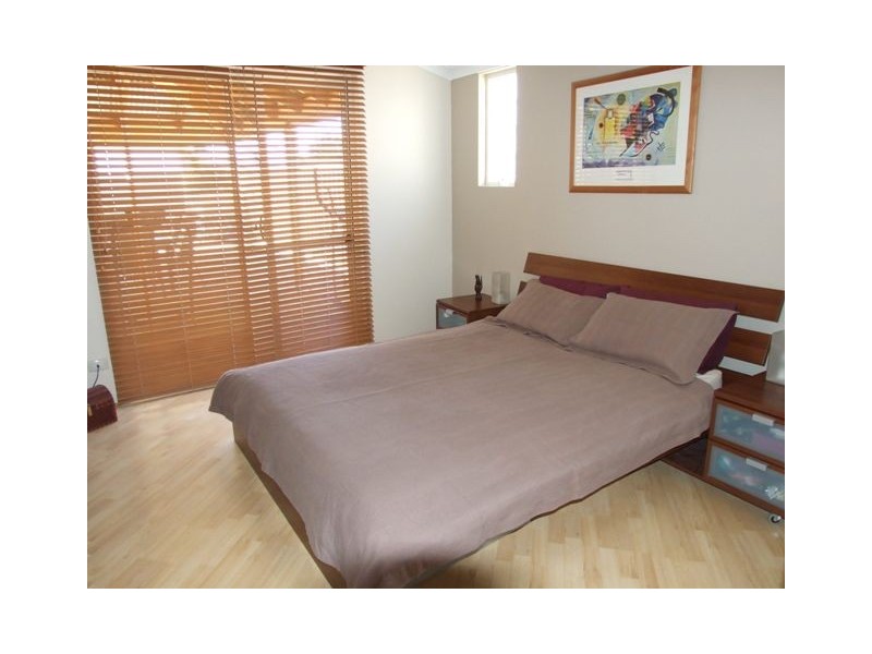 27 Silverton Avenue, Butler WA 6036