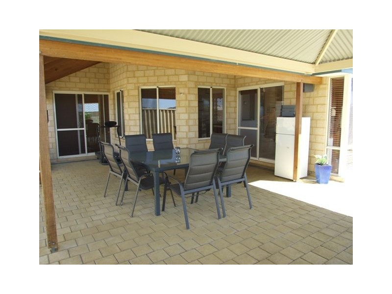 27 Silverton Avenue, Butler WA 6036