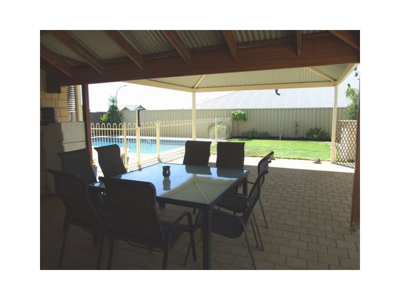 27 Silverton Avenue, Butler WA 6036