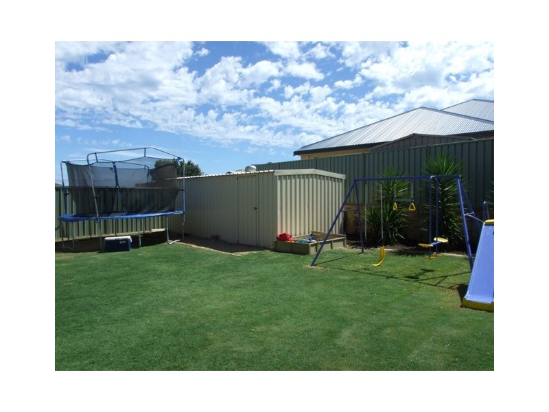 11 Nambucca Road, Merriwa WA 6030
