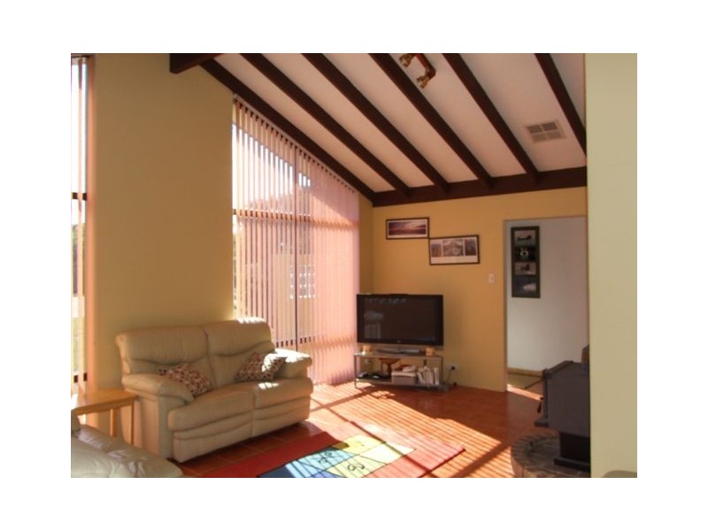 4 Redruth Court, Yanchep WA 6035