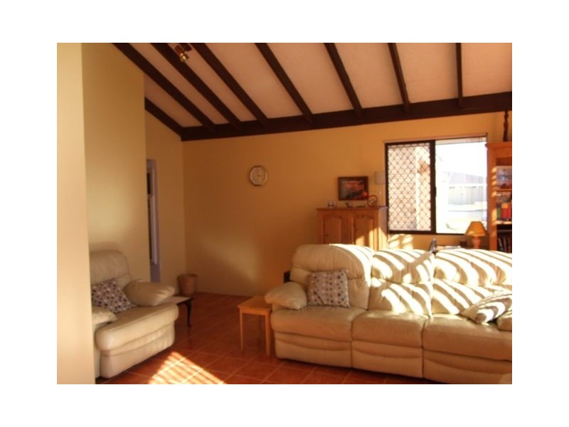 4 Redruth Court, Yanchep WA 6035