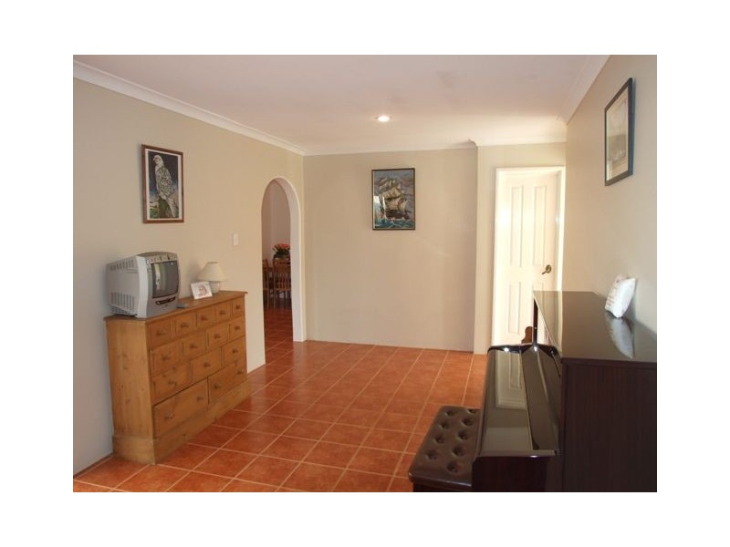 4 Redruth Court, Yanchep WA 6035