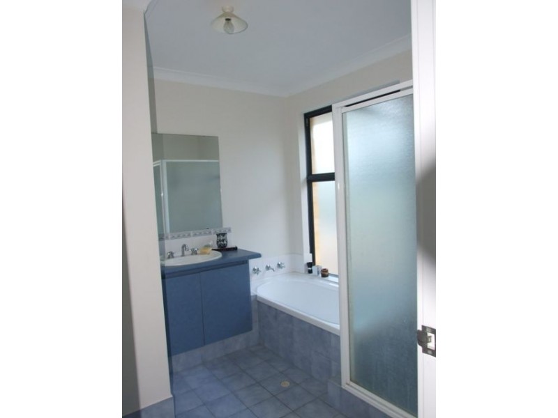 25 Adelong Circuit, Merriwa WA 6030