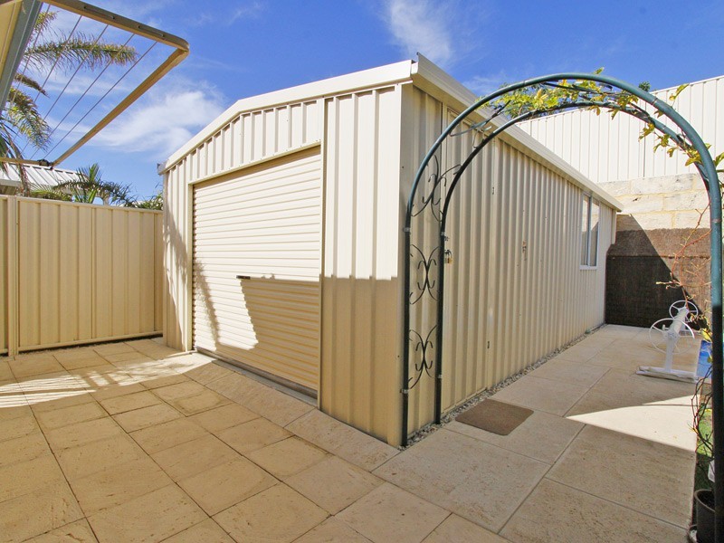 77 MacNaughton Crescent, Kinross WA 6028