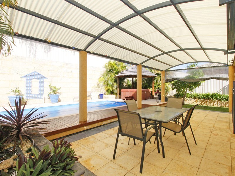 77 MacNaughton Crescent, Kinross WA 6028