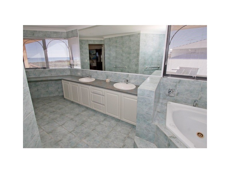 8 Topmast Place, Ocean Reef WA 6027