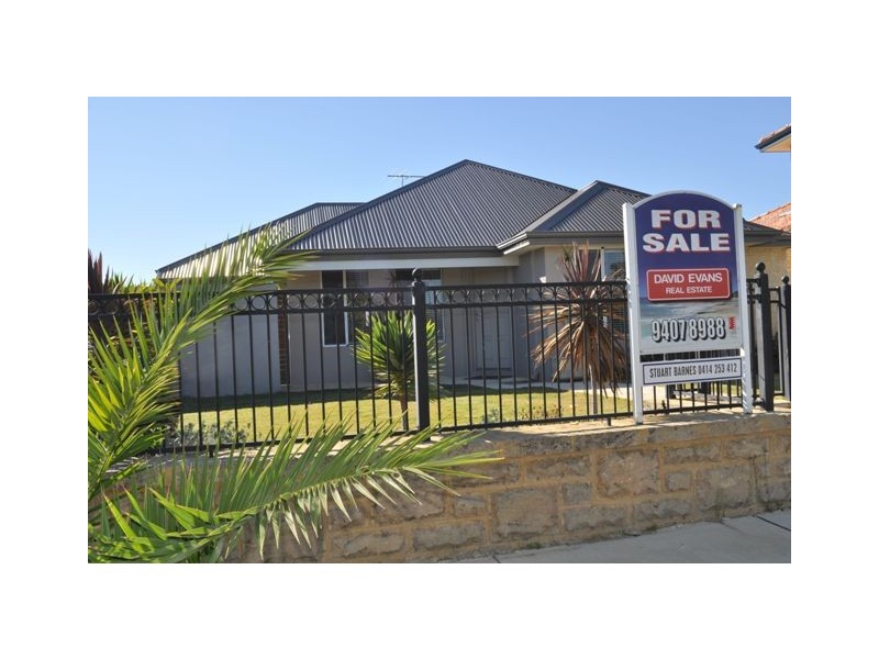 21  Santa Clara Crescent, Clarkson WA 6030