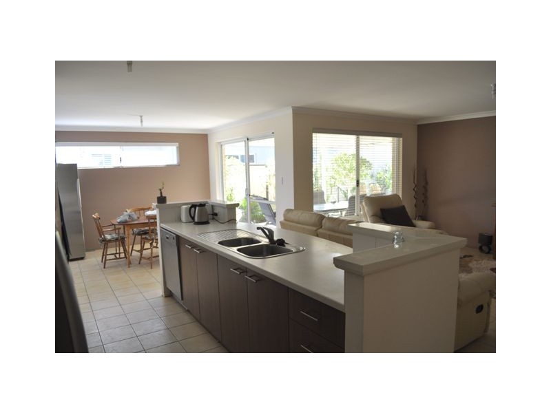 21  Santa Clara Crescent, Clarkson WA 6030