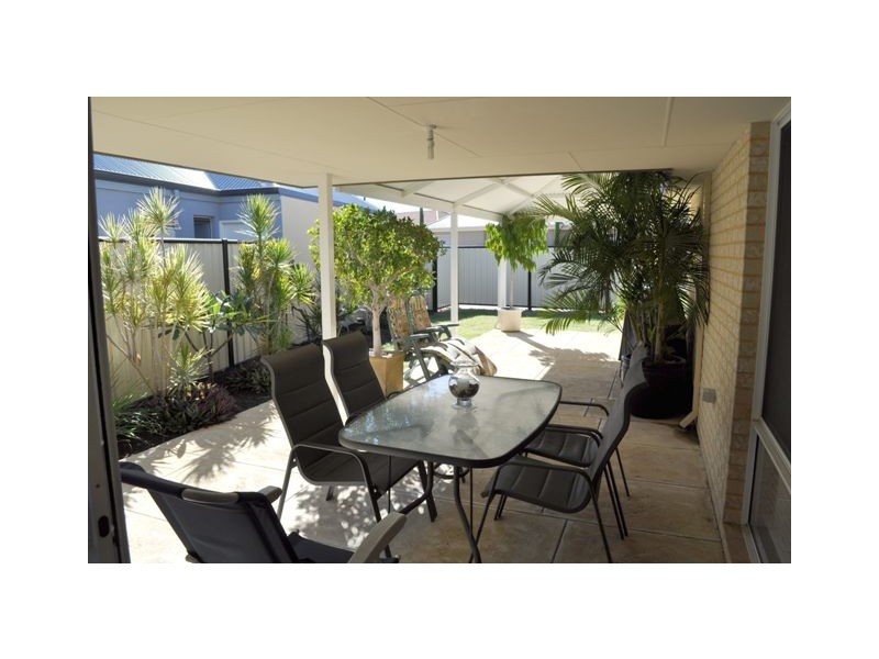 21  Santa Clara Crescent, Clarkson WA 6030