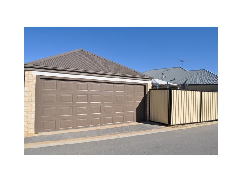 21  Santa Clara Crescent, Clarkson WA 6030