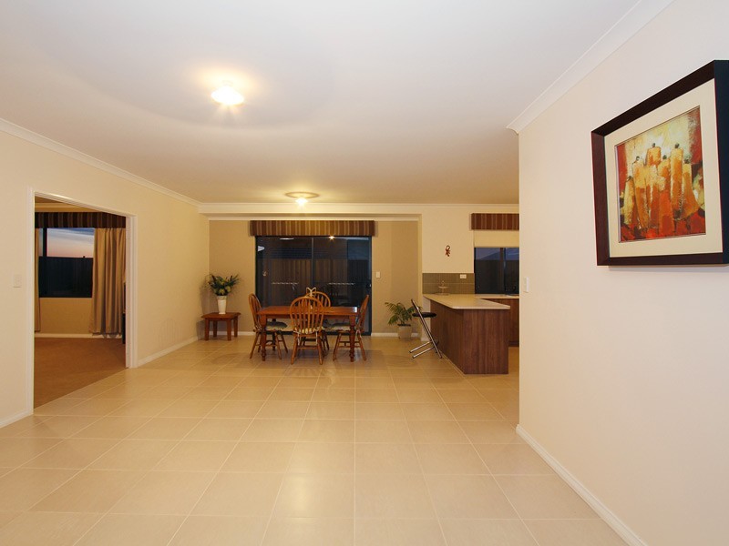 9 Hillsborough Parkway, Ridgewood WA 6030