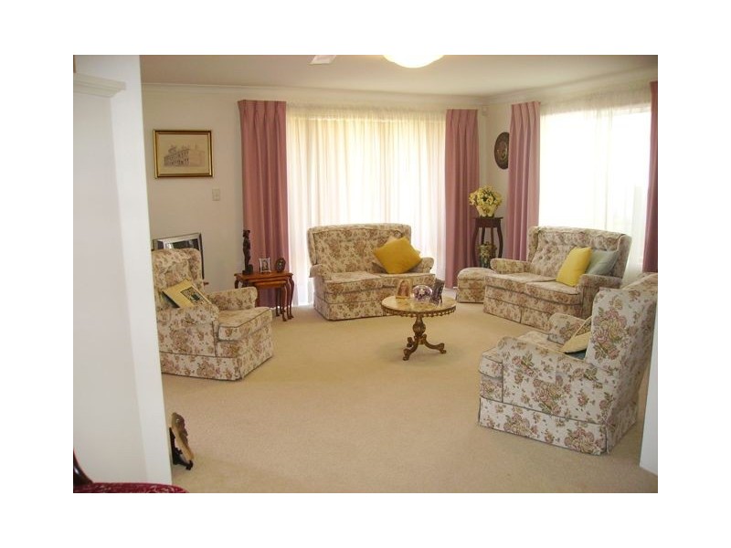 8 Milton Court, Beldon WA 6027