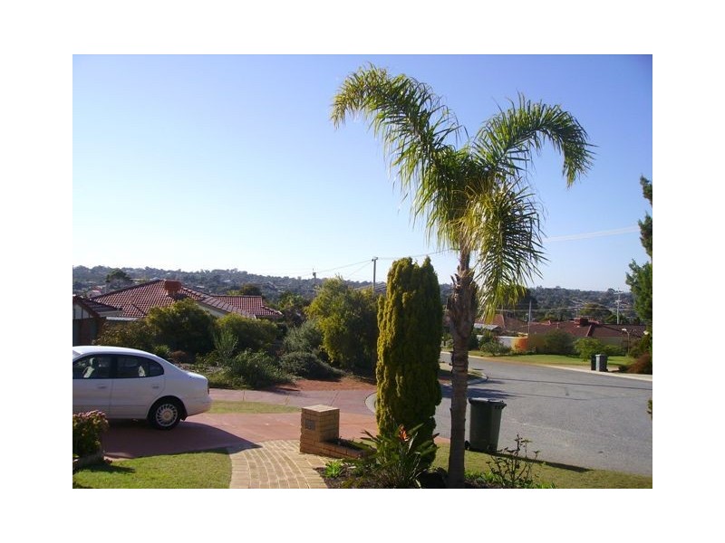 8 Milton Court, Beldon WA 6027