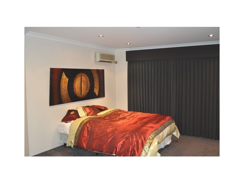 213  Golf Links Drive, Carramar WA 6031