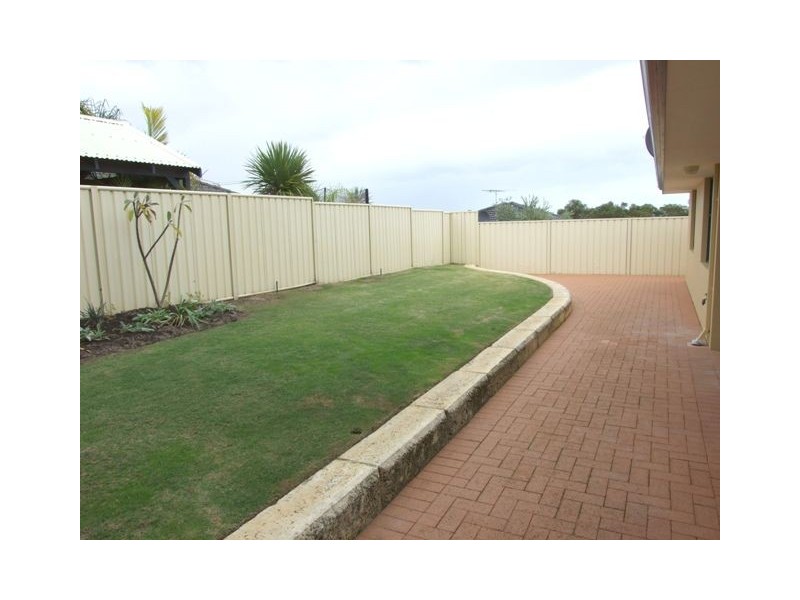 4  Arreton Way, Hocking WA 6065