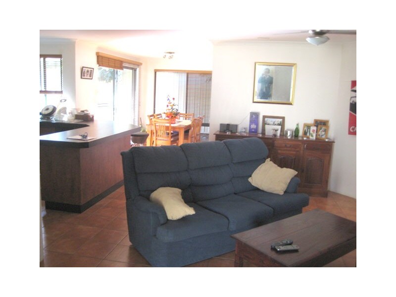 8a Bates Road, Innaloo WA 6018