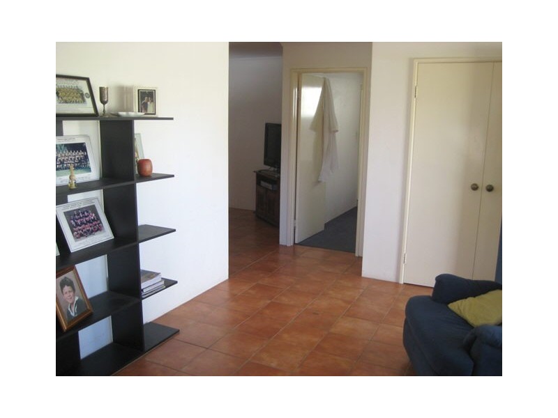 8a Bates Road, Innaloo WA 6018