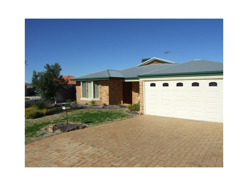 1 Badcoe Alley, Clarkson WA 6030