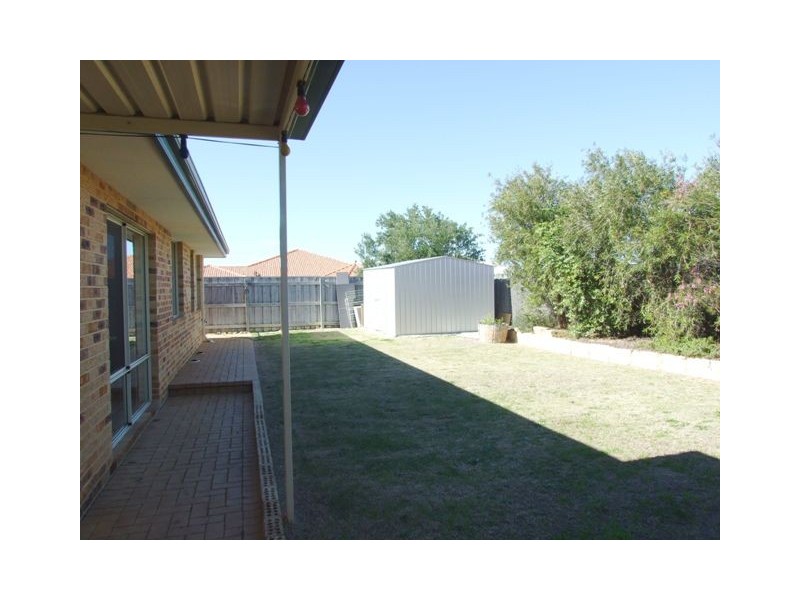 1 Badcoe Alley, Clarkson WA 6030