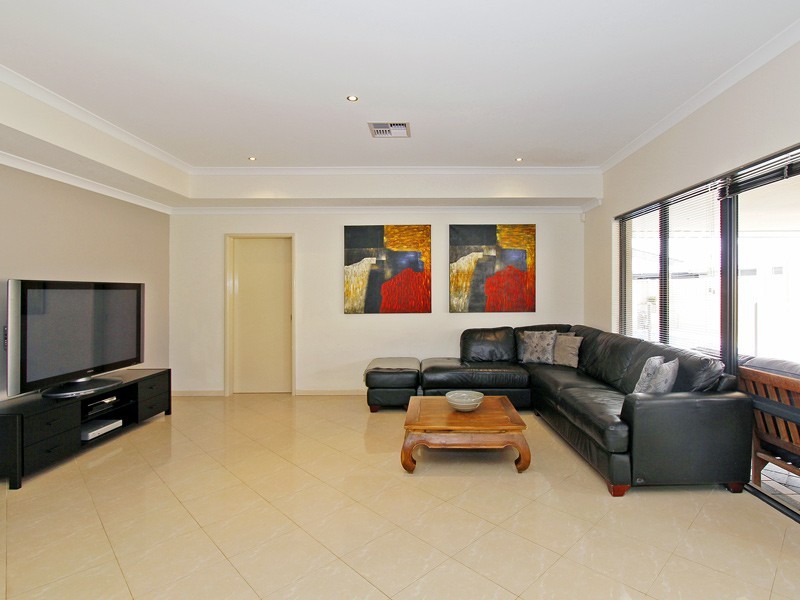 23 Meringa Crescent, Quinns Rocks WA 6030