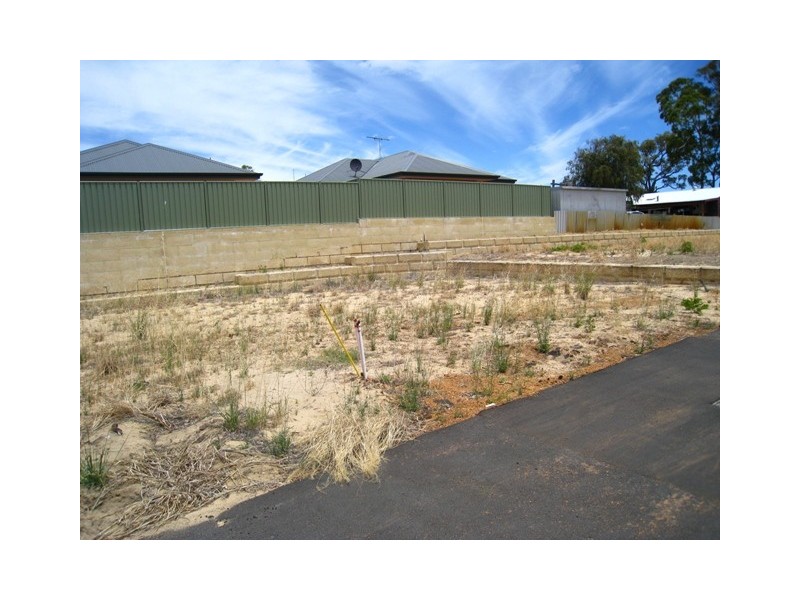 4/13  Foster Street, Eaton WA 6232