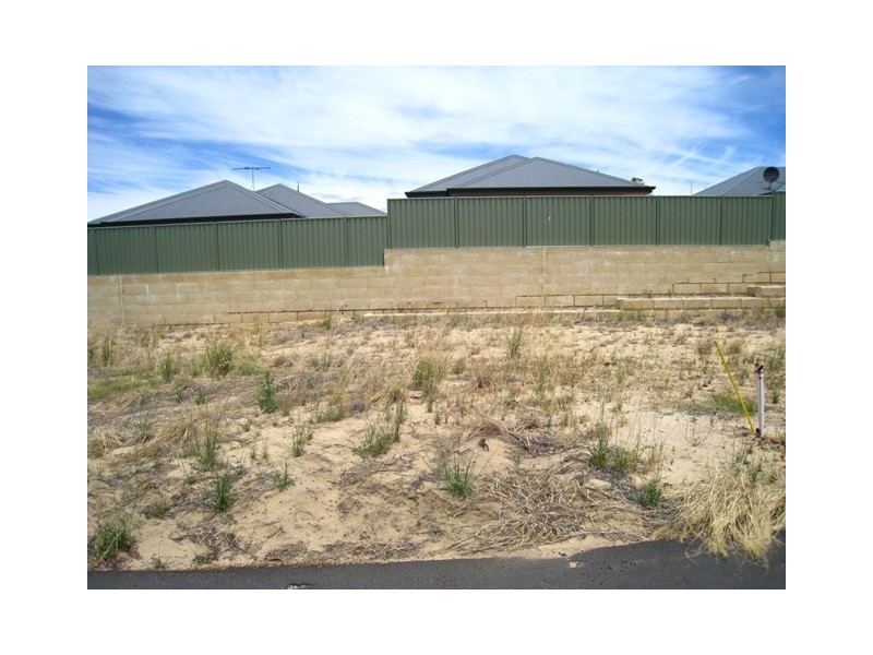 4/13  Foster Street, Eaton WA 6232