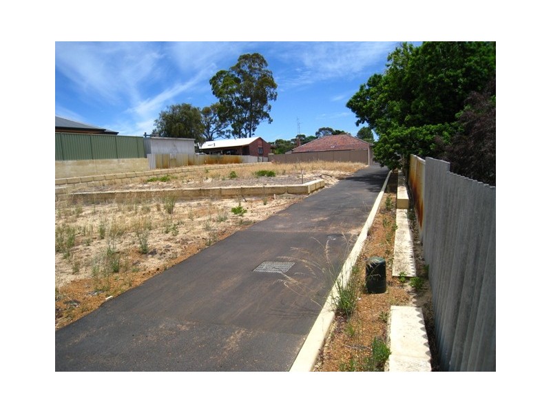 4/13  Foster Street, Eaton WA 6232