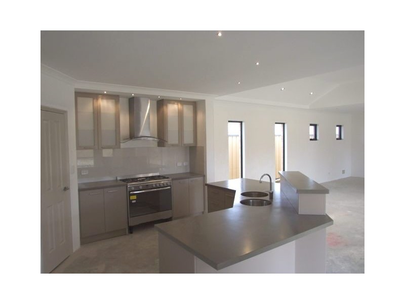 3  Jaeger Bend, Tapping WA 6065