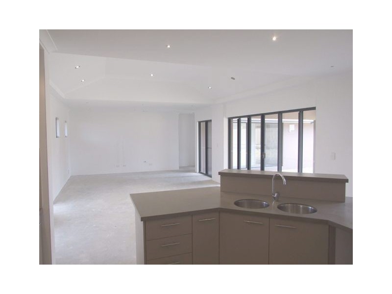 3  Jaeger Bend, Tapping WA 6065