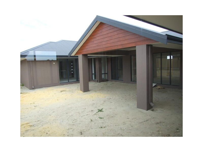 3  Jaeger Bend, Tapping WA 6065