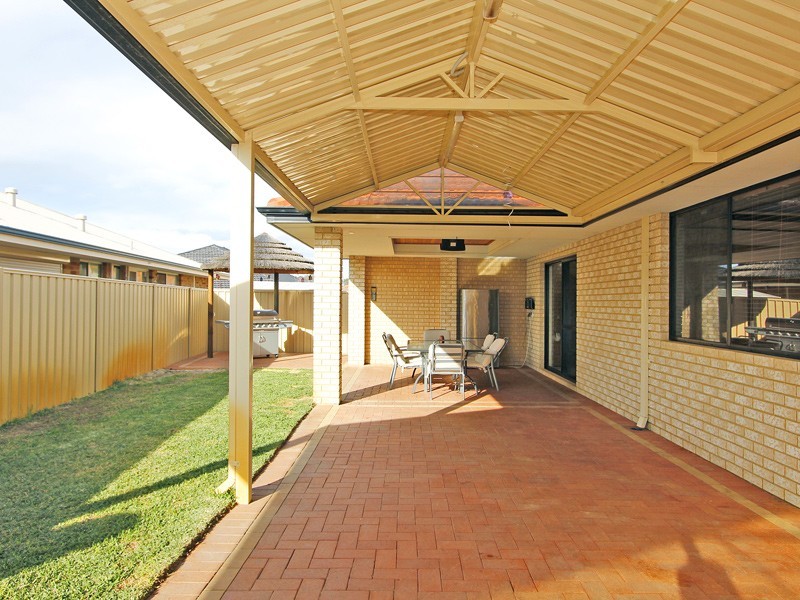 6 Limerick Crescent, Darch WA 6065