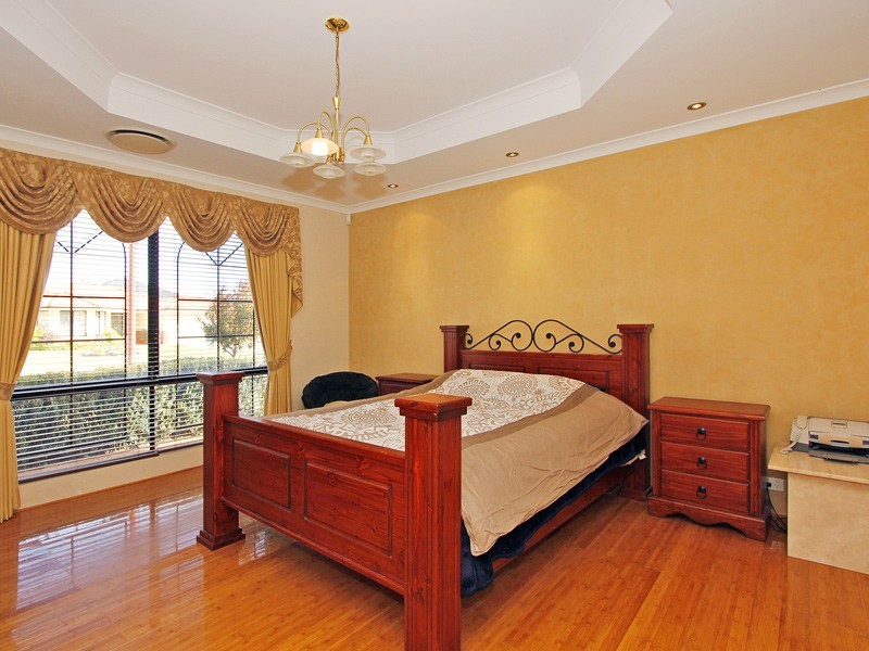 6 Limerick Crescent, Darch WA 6065