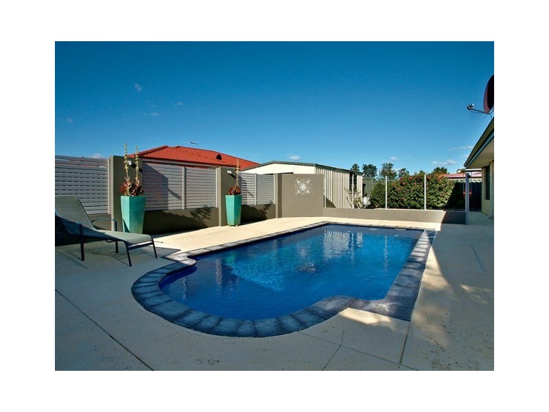 67 Palmerston Cr, Tapping WA 6065