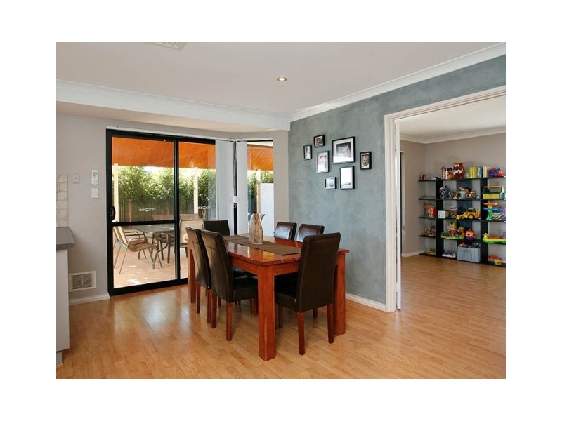 67 Palmerston Cr, Tapping WA 6065