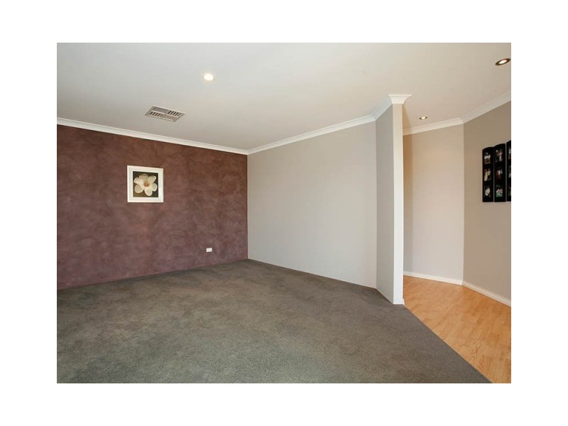 67 Palmerston Cr, Tapping WA 6065