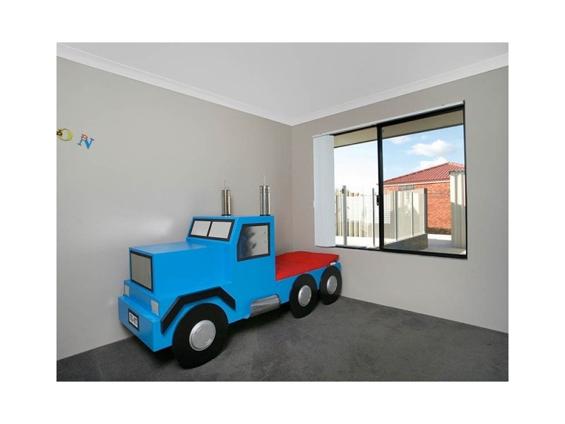 67 Palmerston Cr, Tapping WA 6065